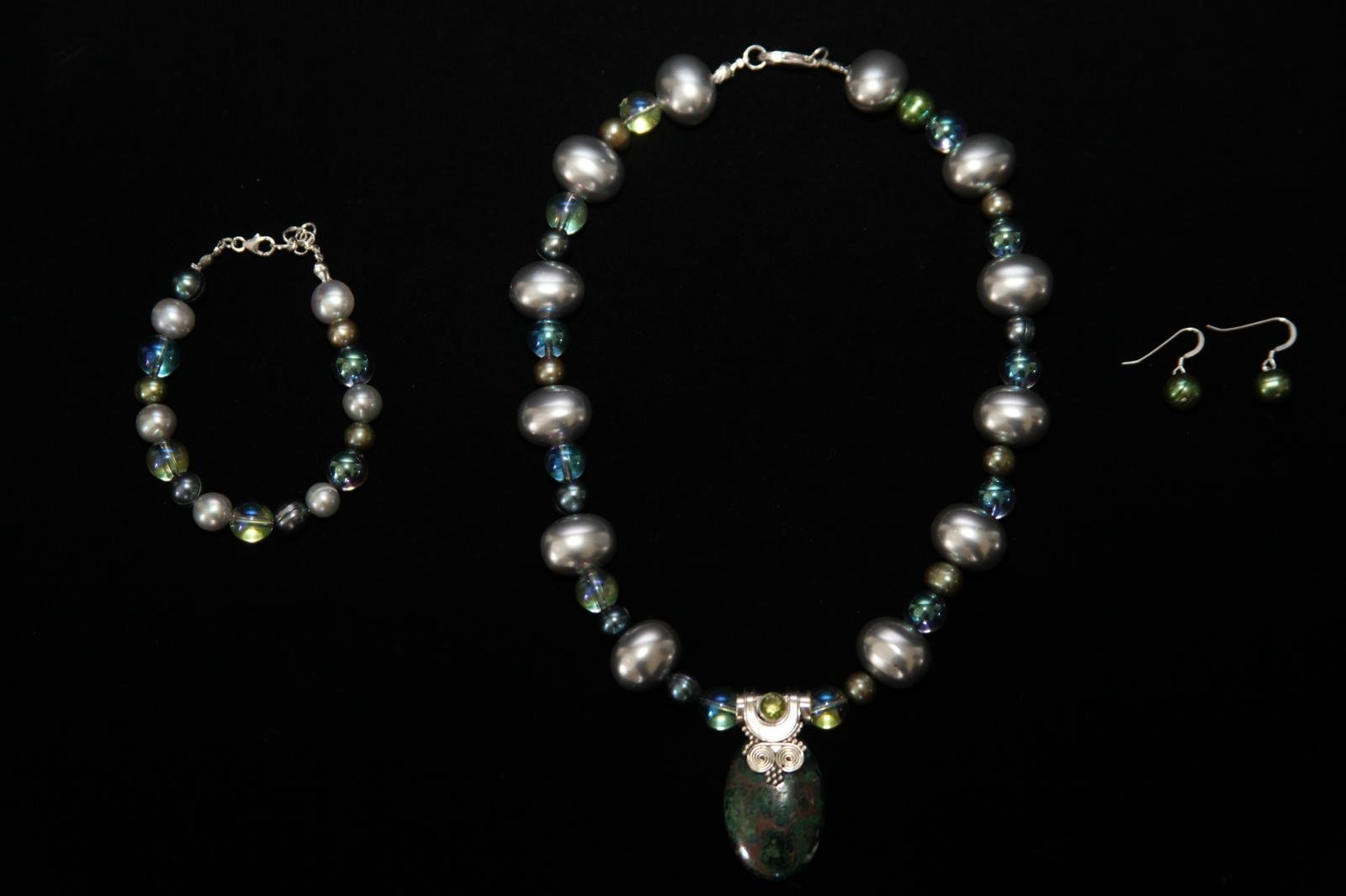 Elegant silver and beaded jewelry set with Pearl necklace, bracelet, and earrings – Perles Custom Jewelry NYC