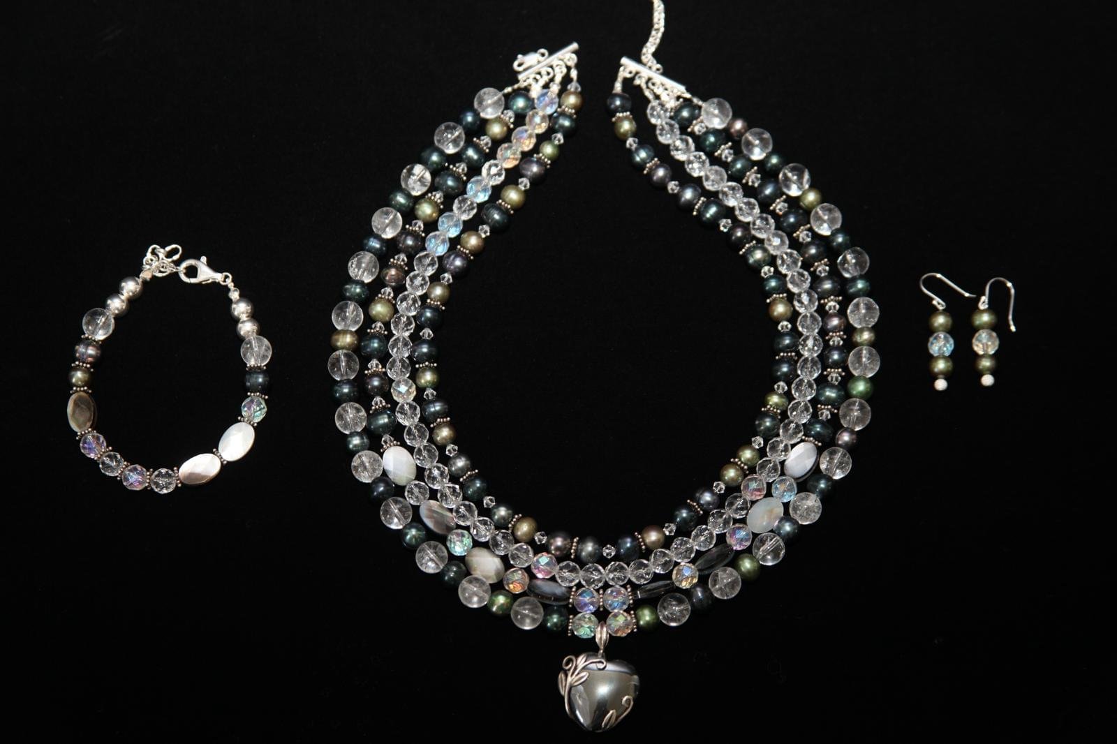 Necklace, bracelet, and earrings jewelry set featuring gray pearls and clear crystal beads - Perles Custom Jewelry NYC