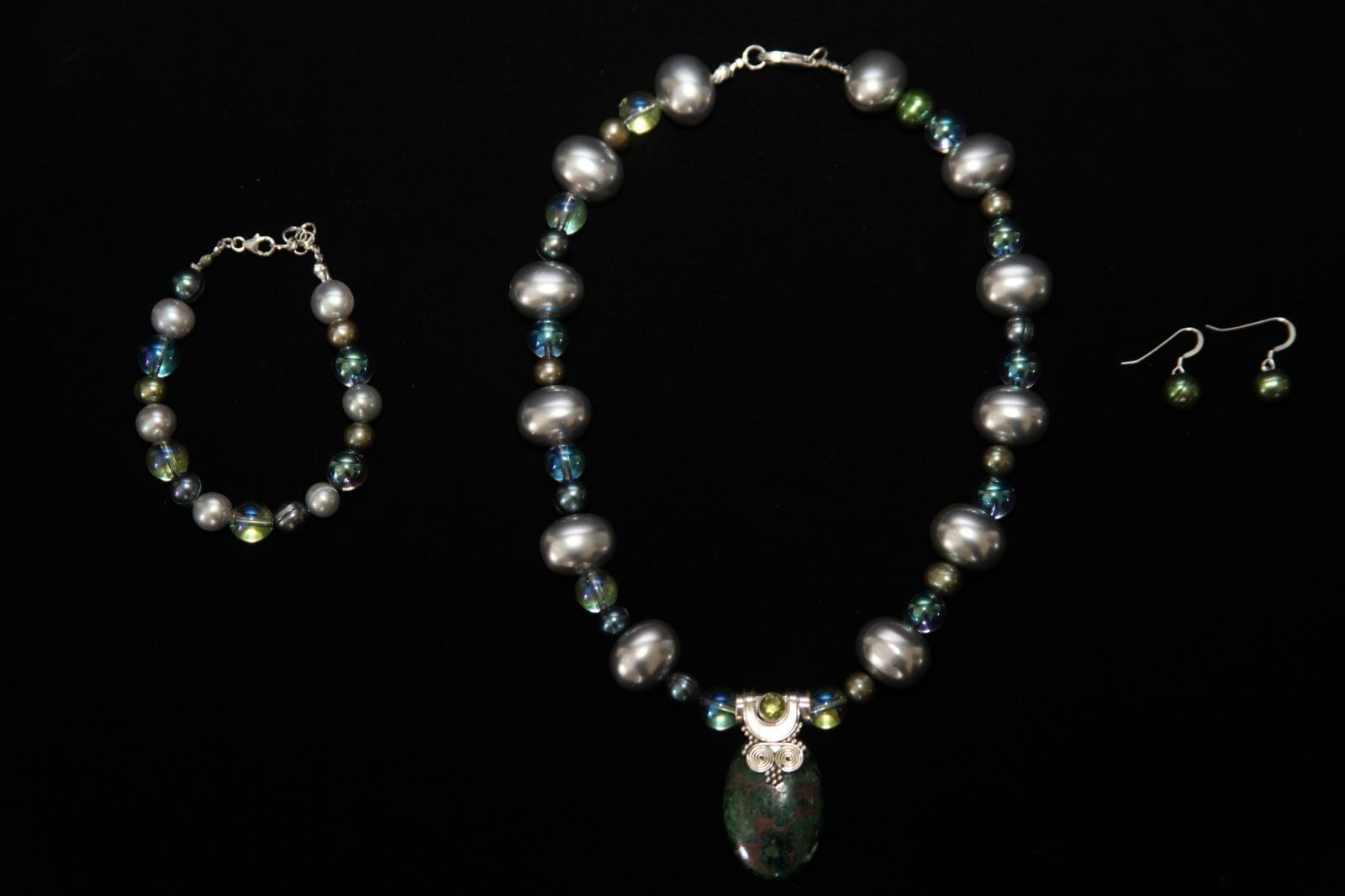 Elegant silver and beaded jewelry set with Pearl necklace, bracelet, and earrings – Perles Custom Jewelry NYC
